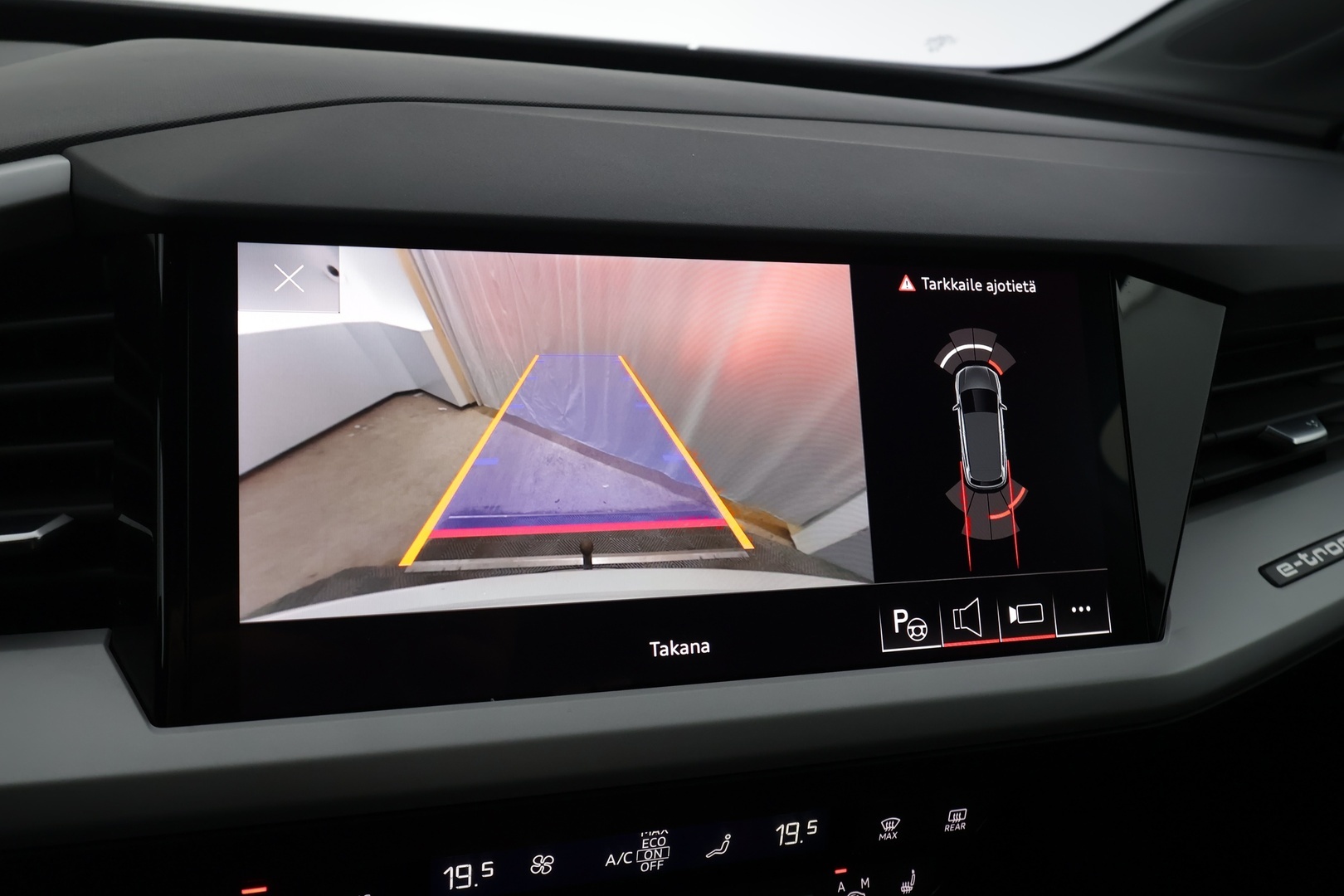 AUDI Q4 e-tron 2023