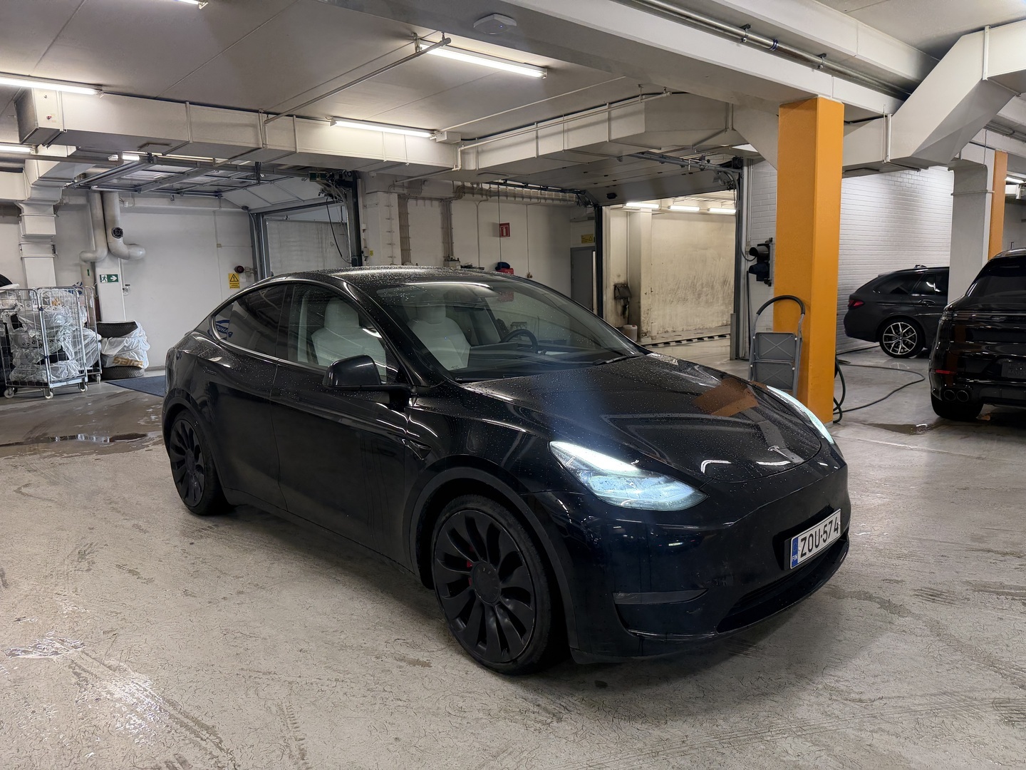 TESLA Model Y 2023