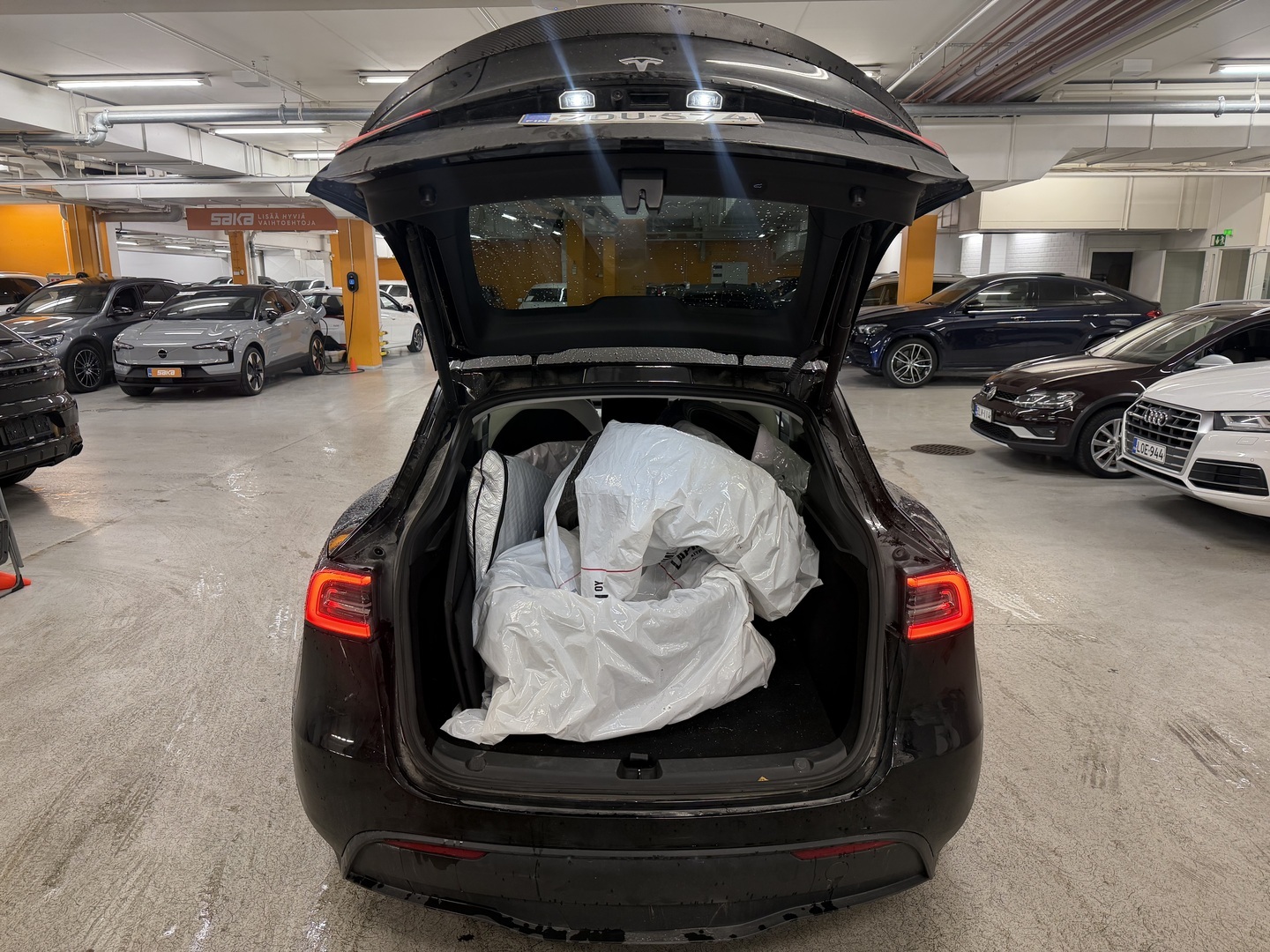TESLA Model Y 2023