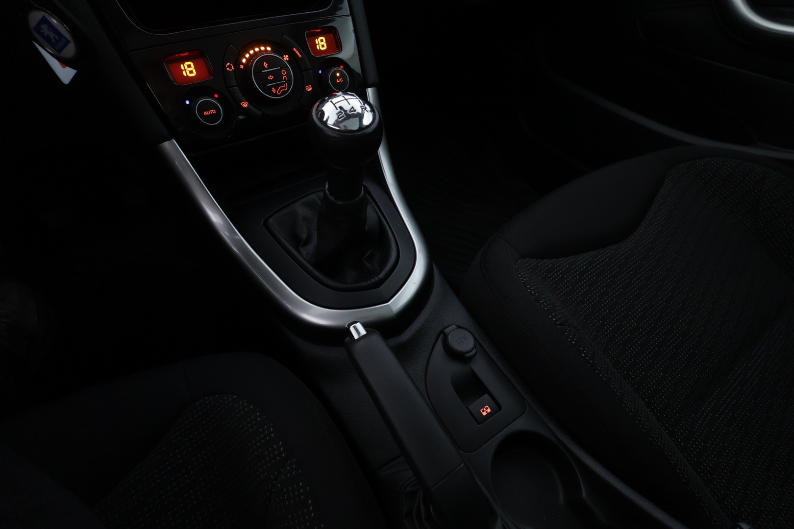 PEUGEOT 308 2012