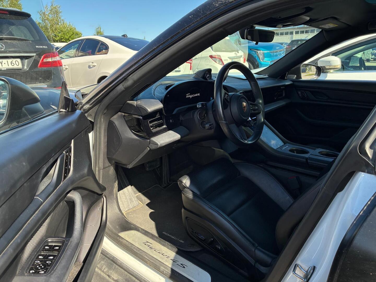 PORSCHE Taycan 2020