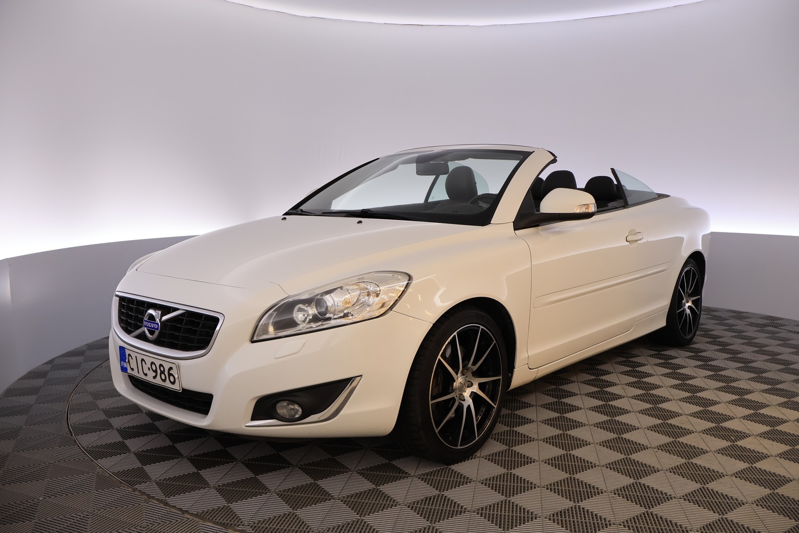 VOLVO C70 2012