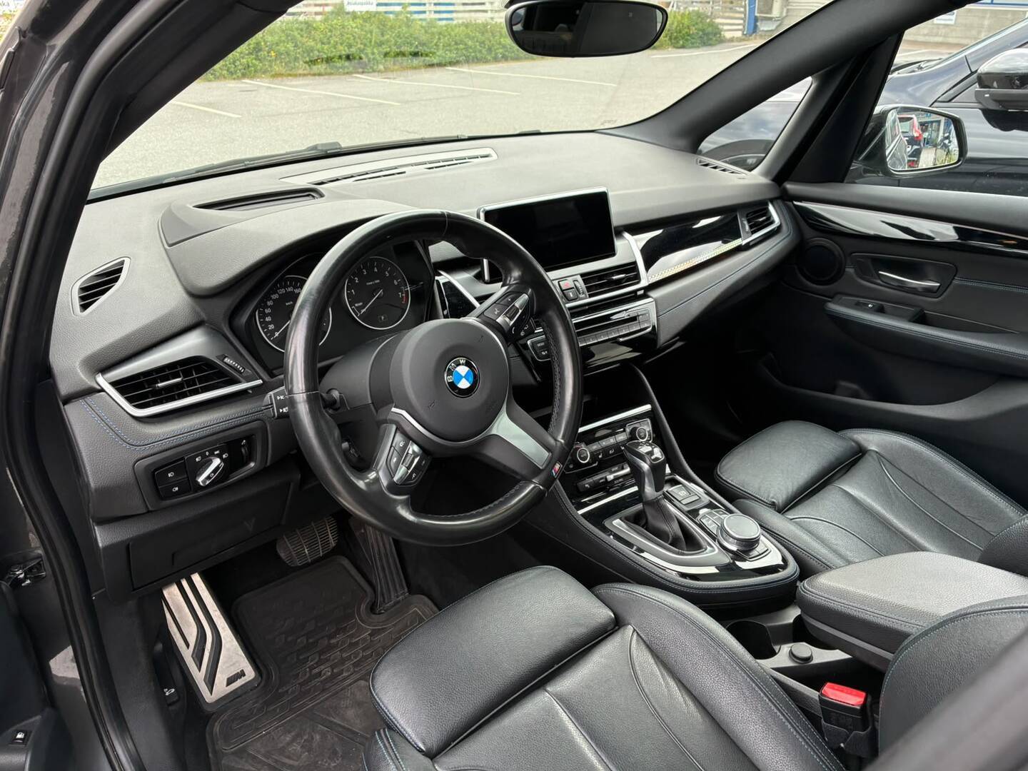 BMW 225 2016