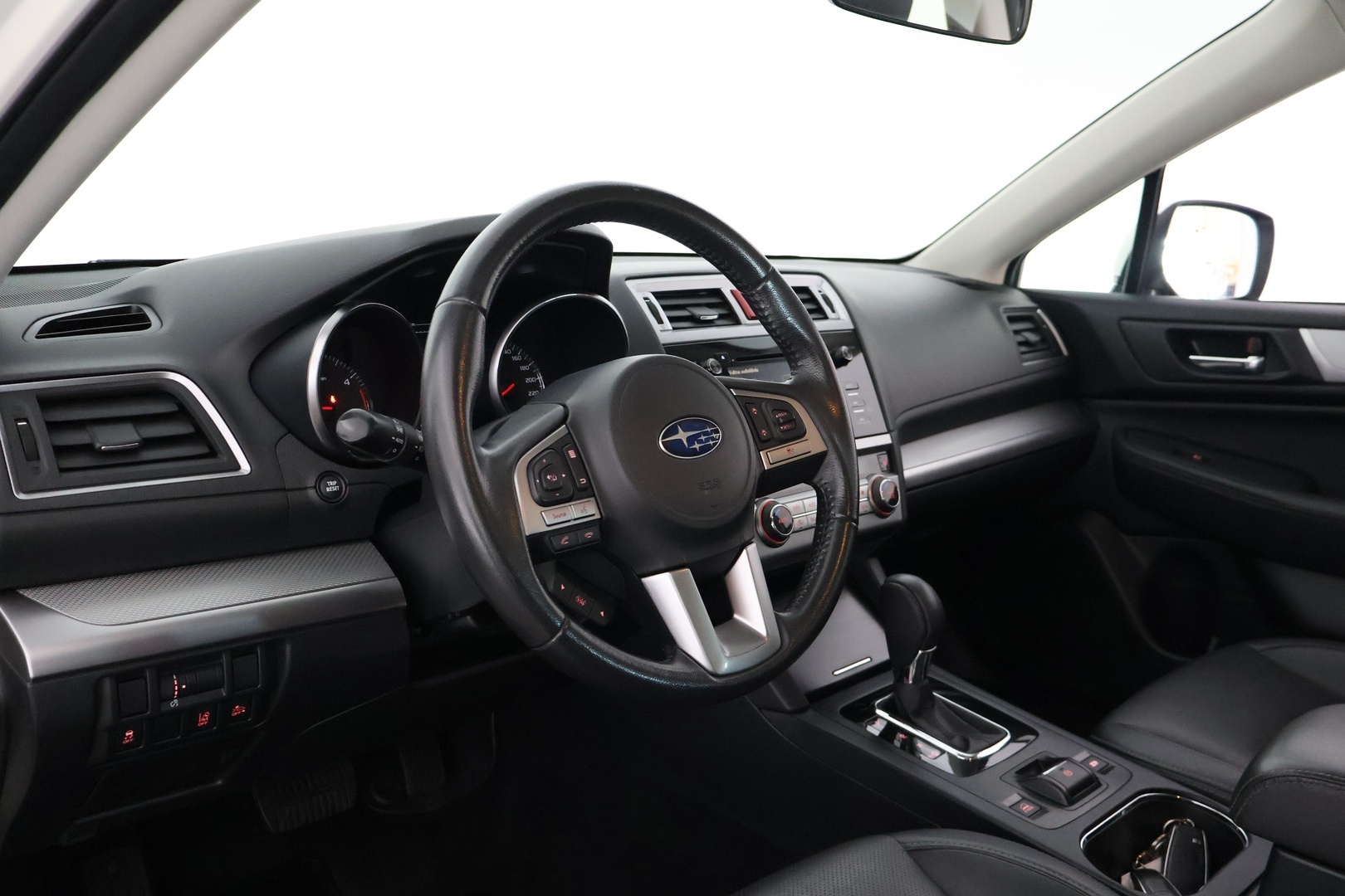 SUBARU Outback 2015