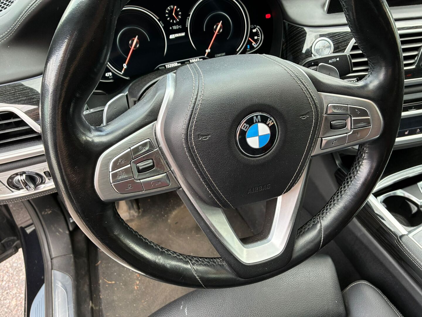 BMW 740 2016