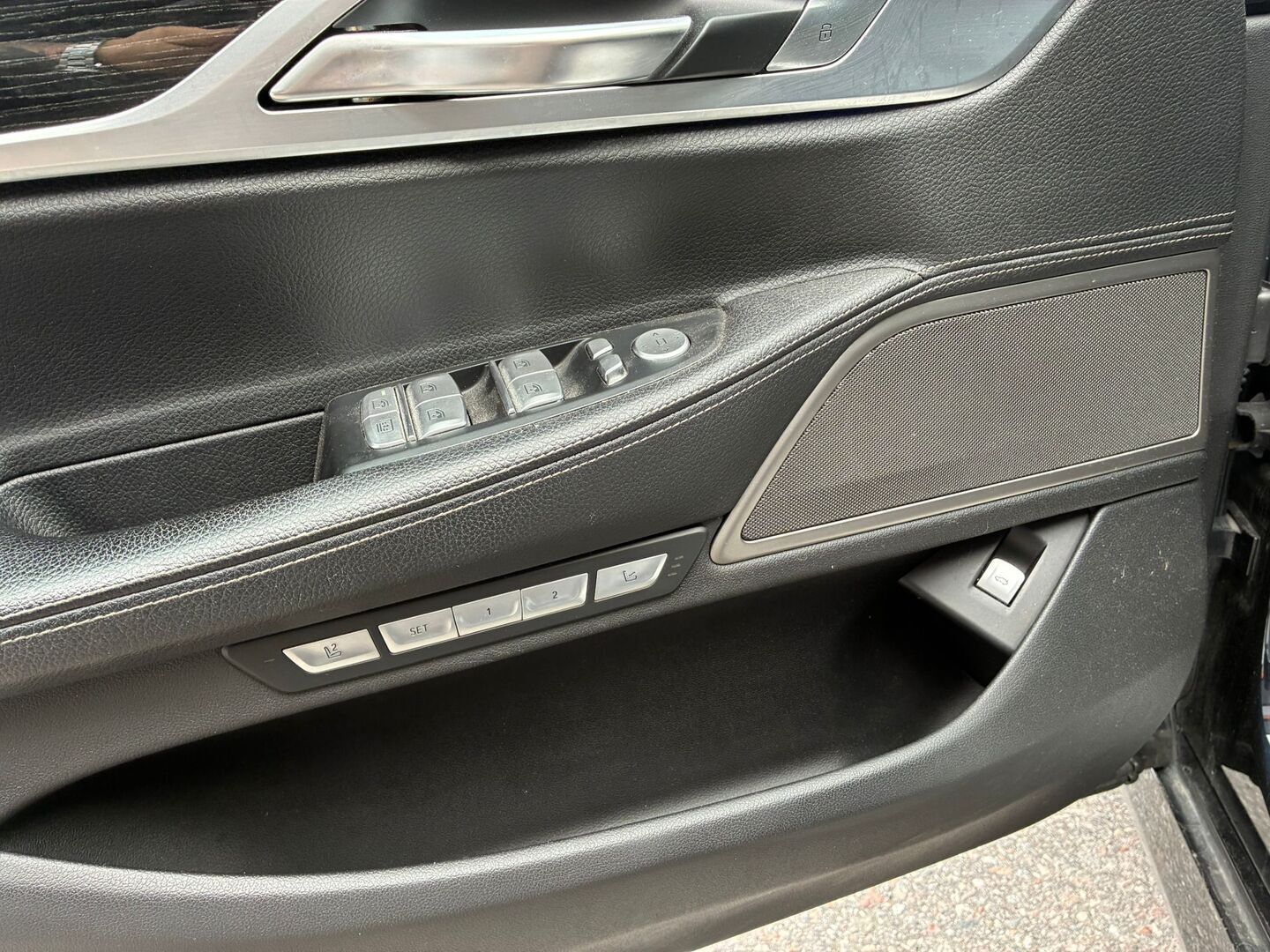 BMW 740 2016