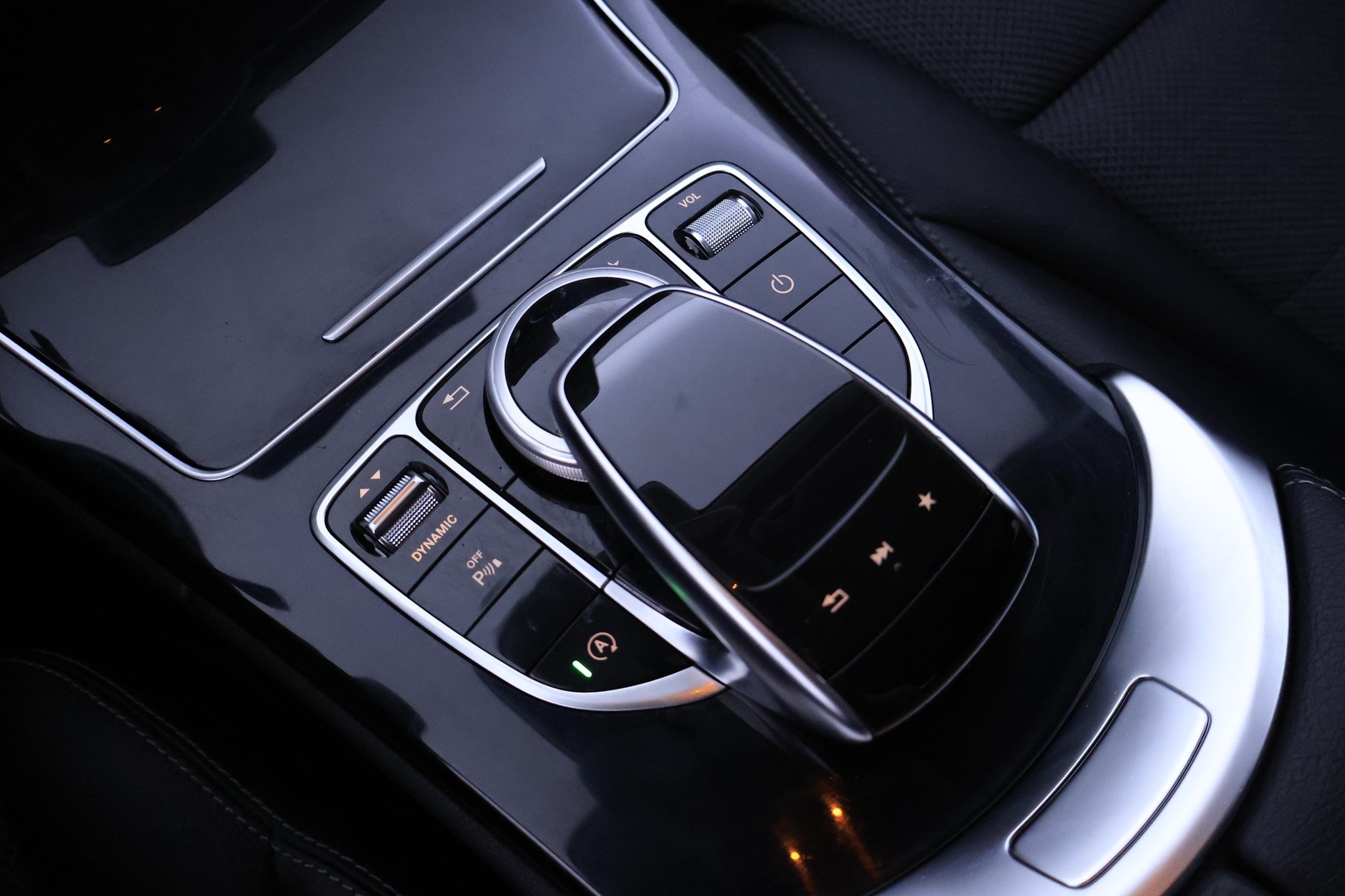 MERCEDES-BENZ C 2017