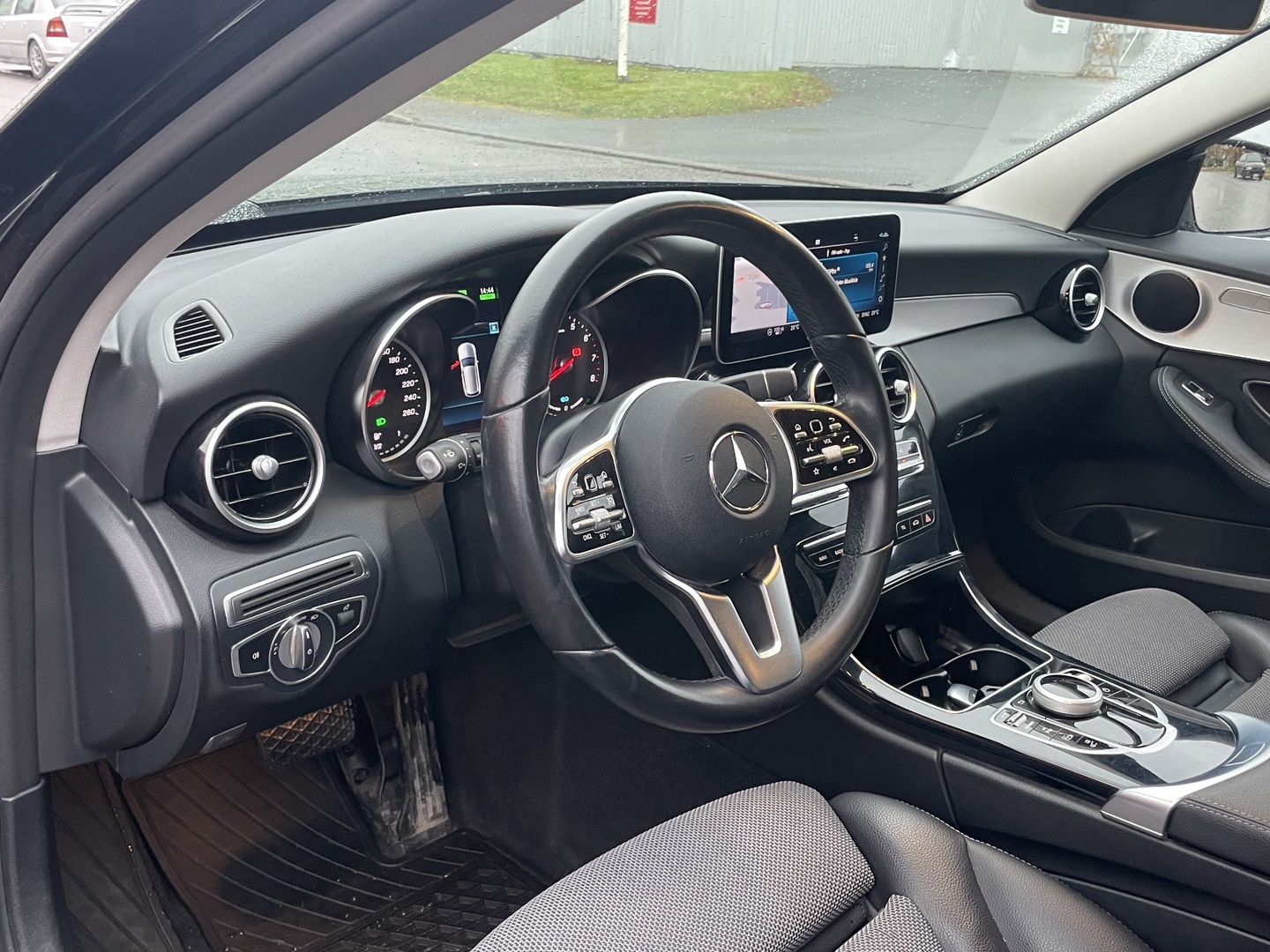 MERCEDES-BENZ C 2020