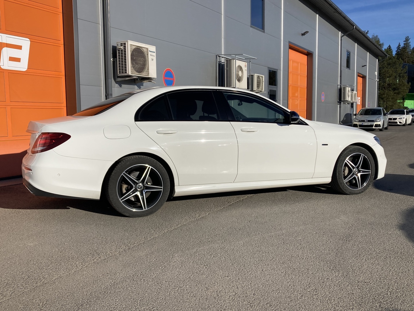 MERCEDES-BENZ E 2019