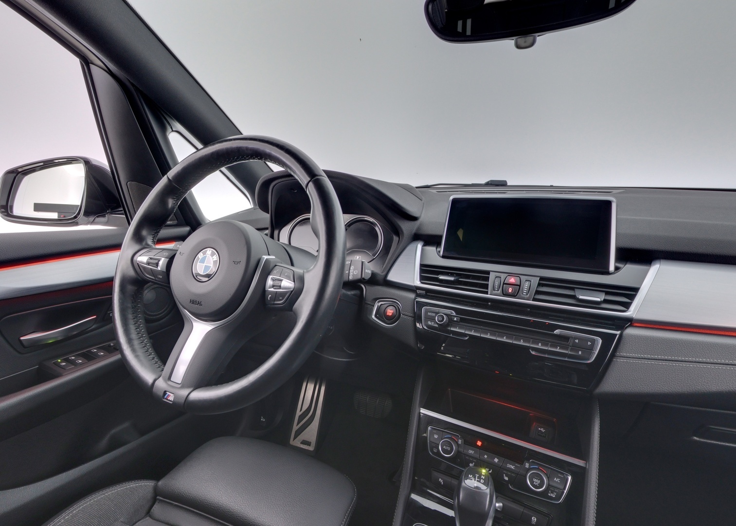BMW 225 2019