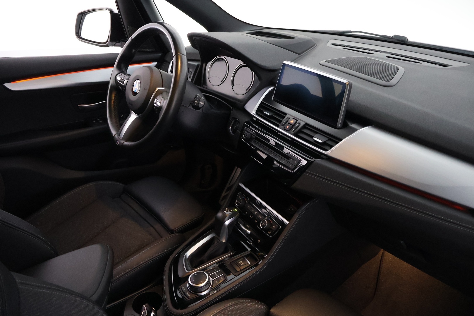 BMW 225 2019