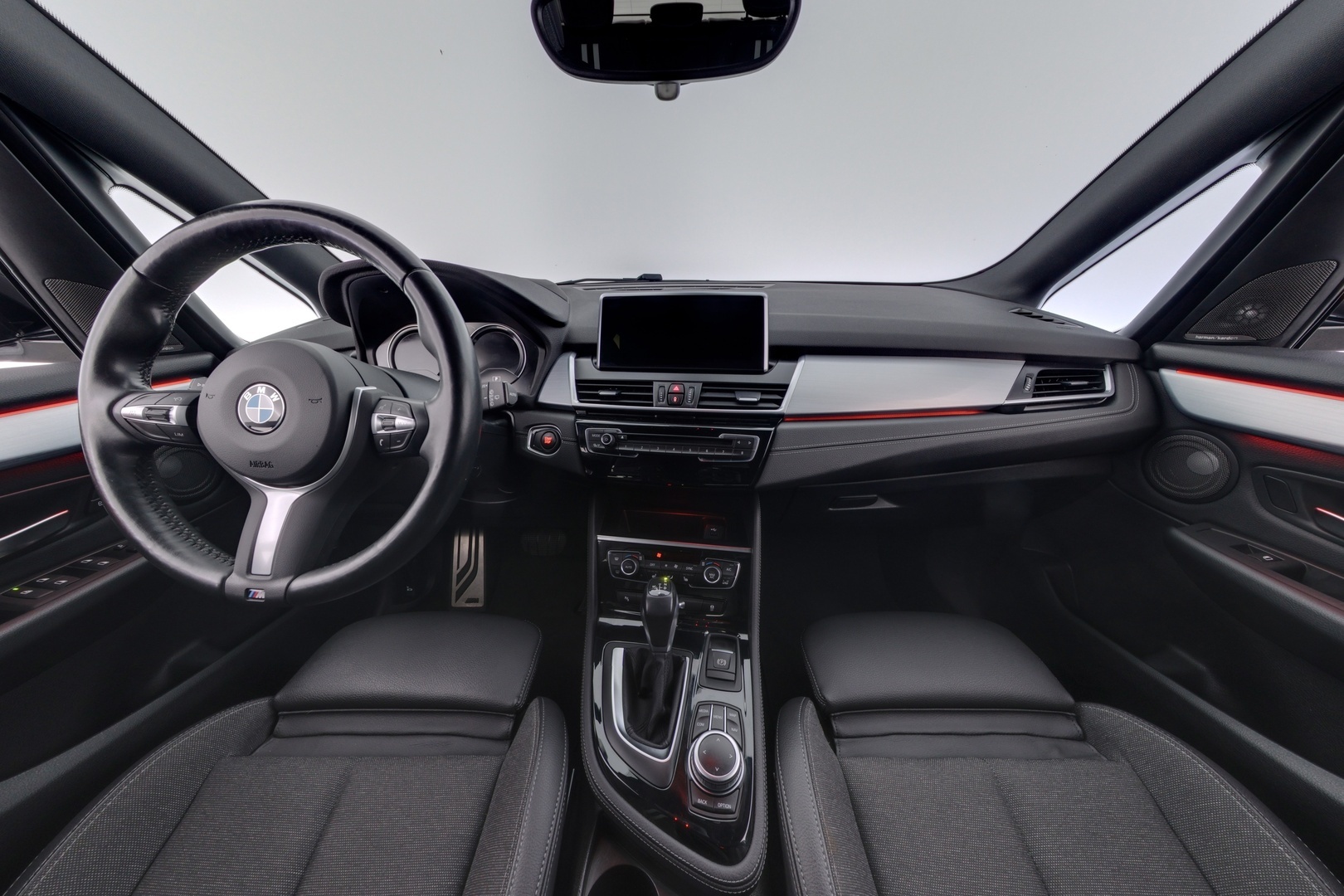 BMW 225 2019