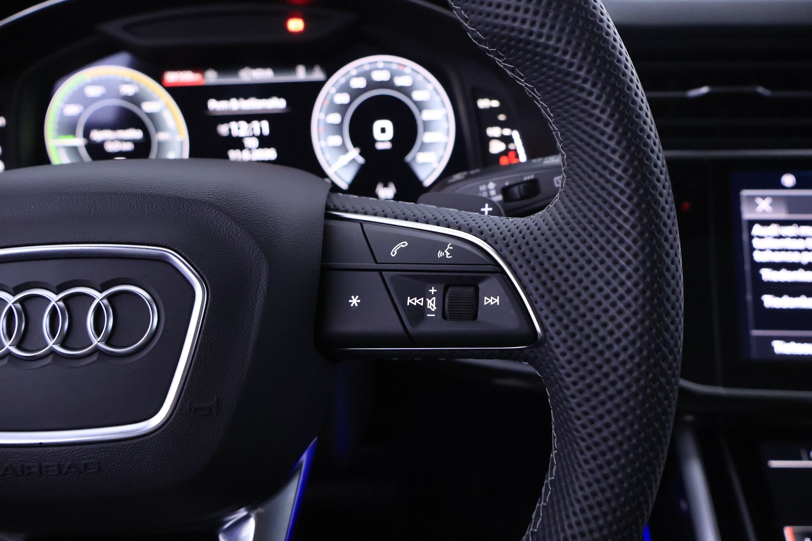 AUDI Q7 2025