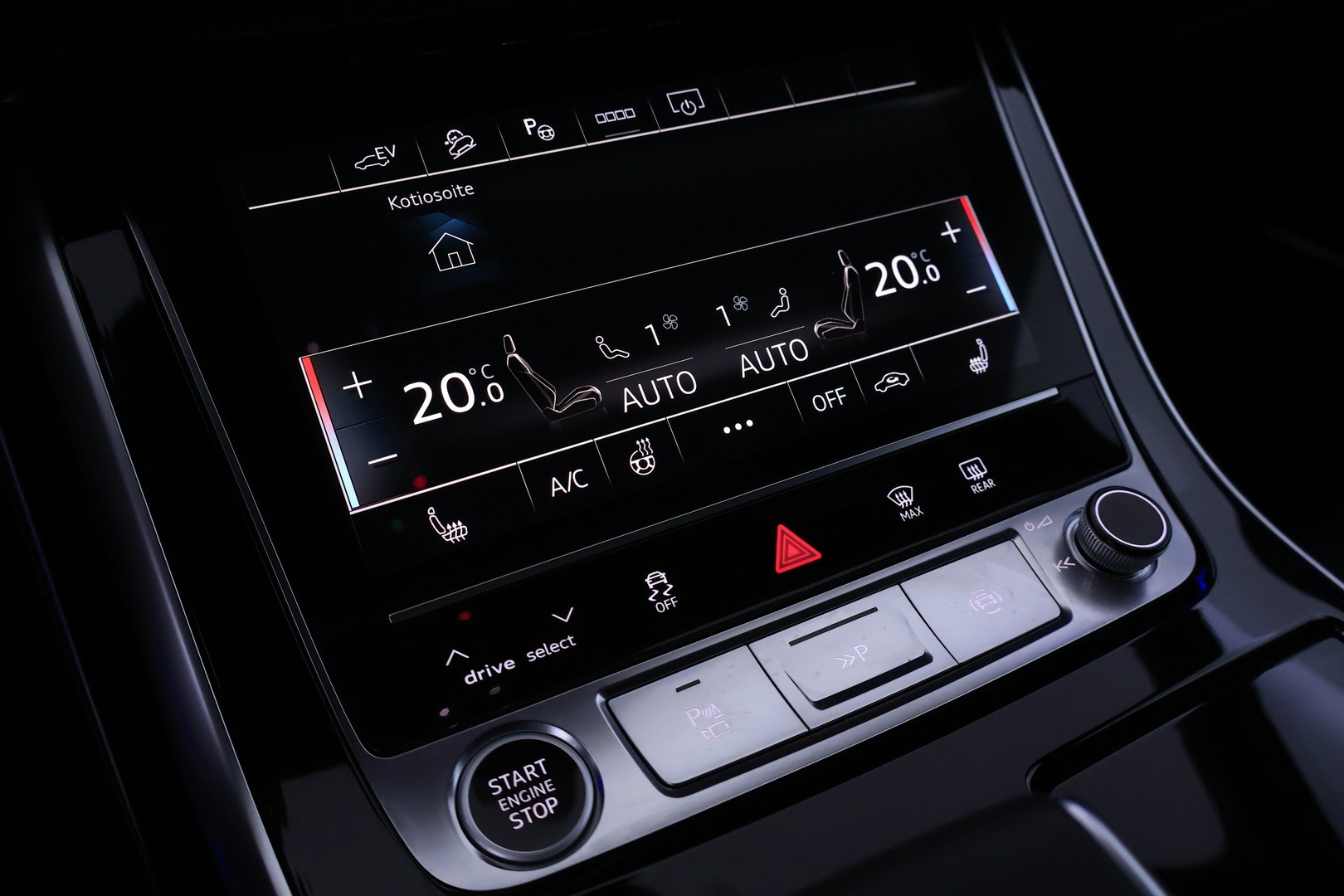AUDI Q7 2025