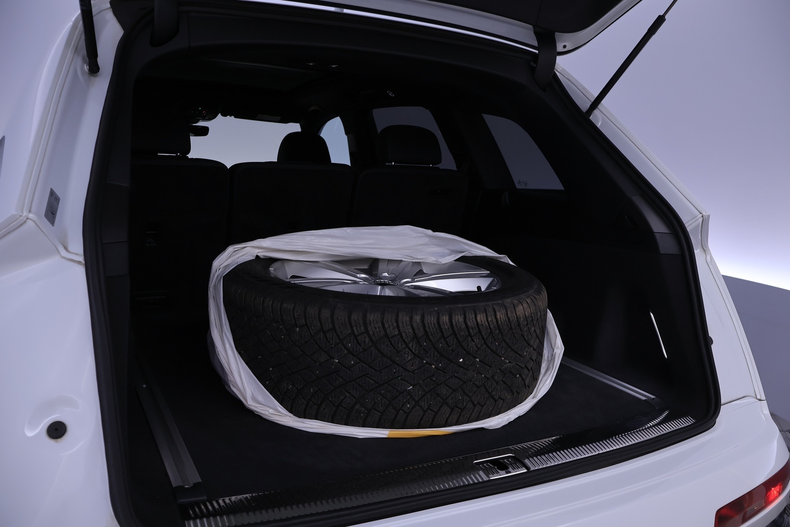 AUDI Q7 2025