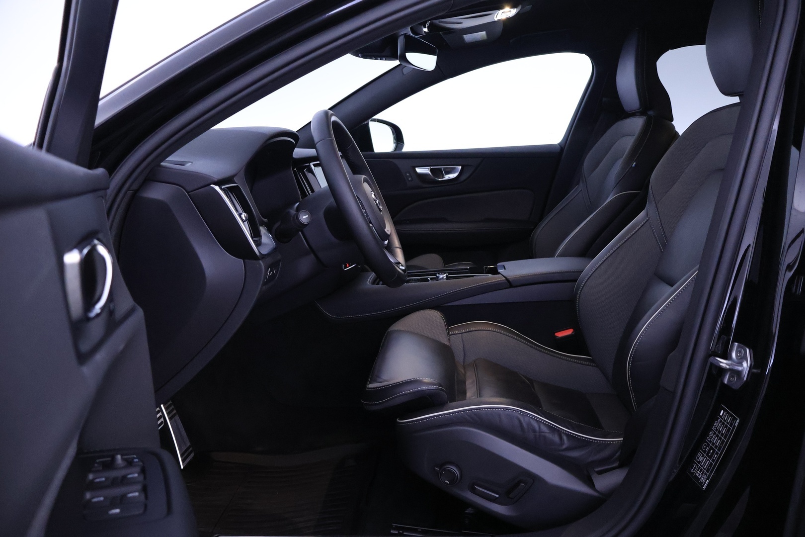 VOLVO V60 2022