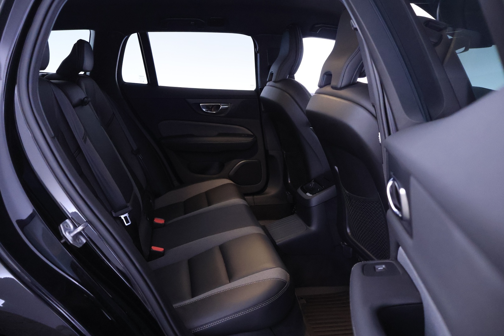 VOLVO V60 2022