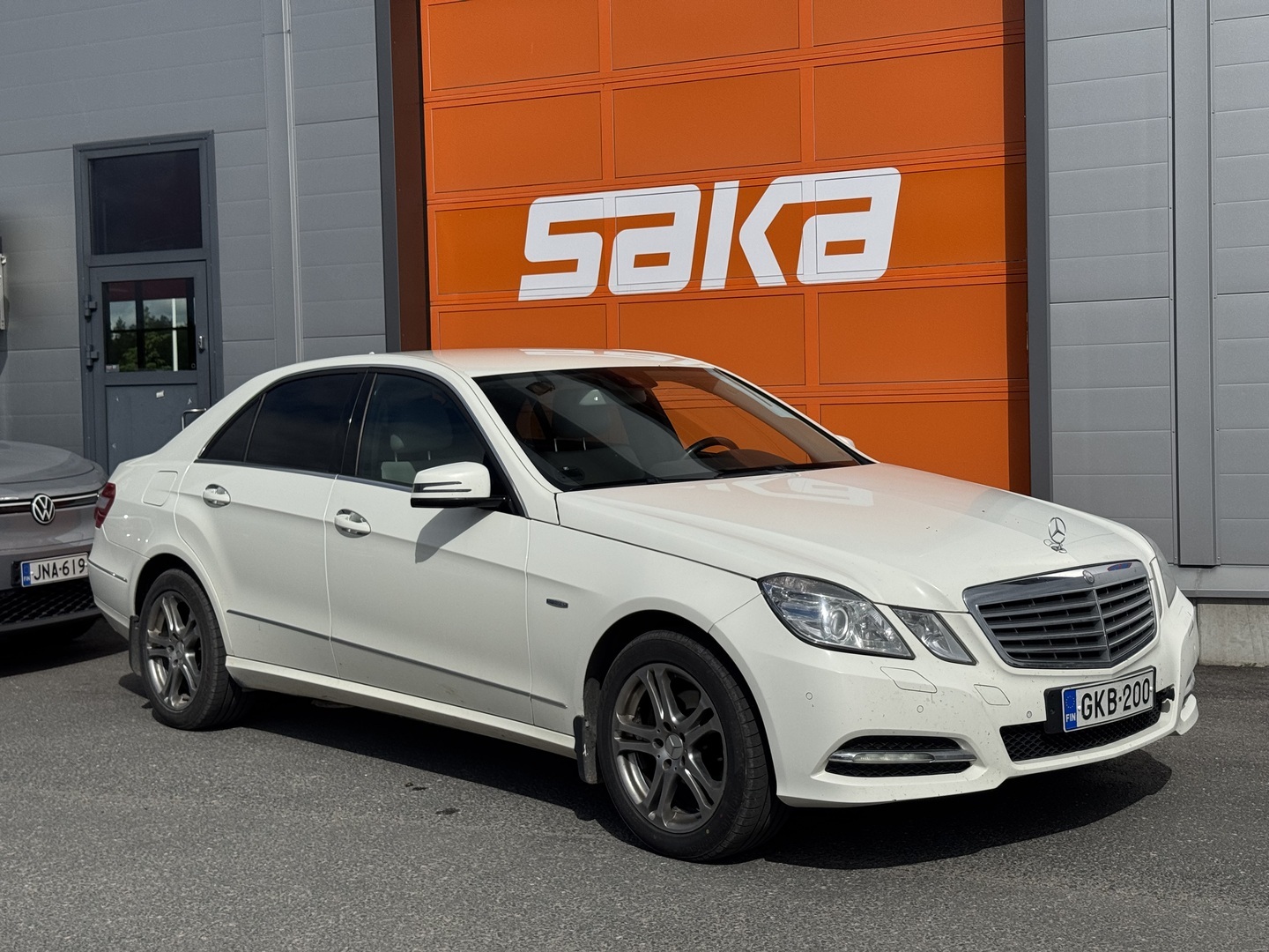 MERCEDES-BENZ E 2011
