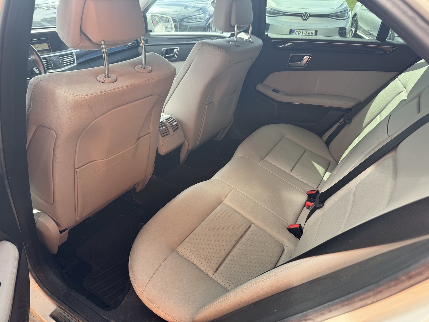 MERCEDES-BENZ E 2011