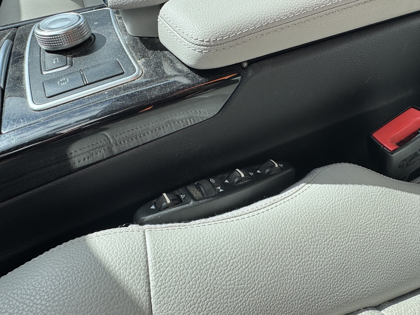 MERCEDES-BENZ E 2011