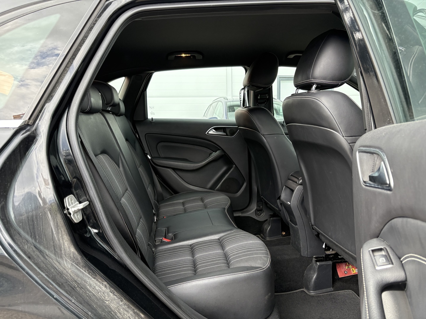 MERCEDES-BENZ B 2012