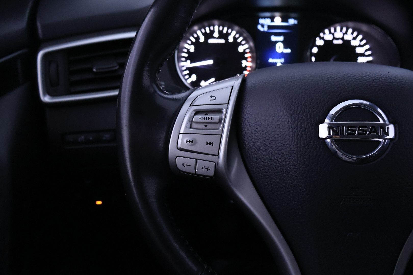 NISSAN Qashqai 2016