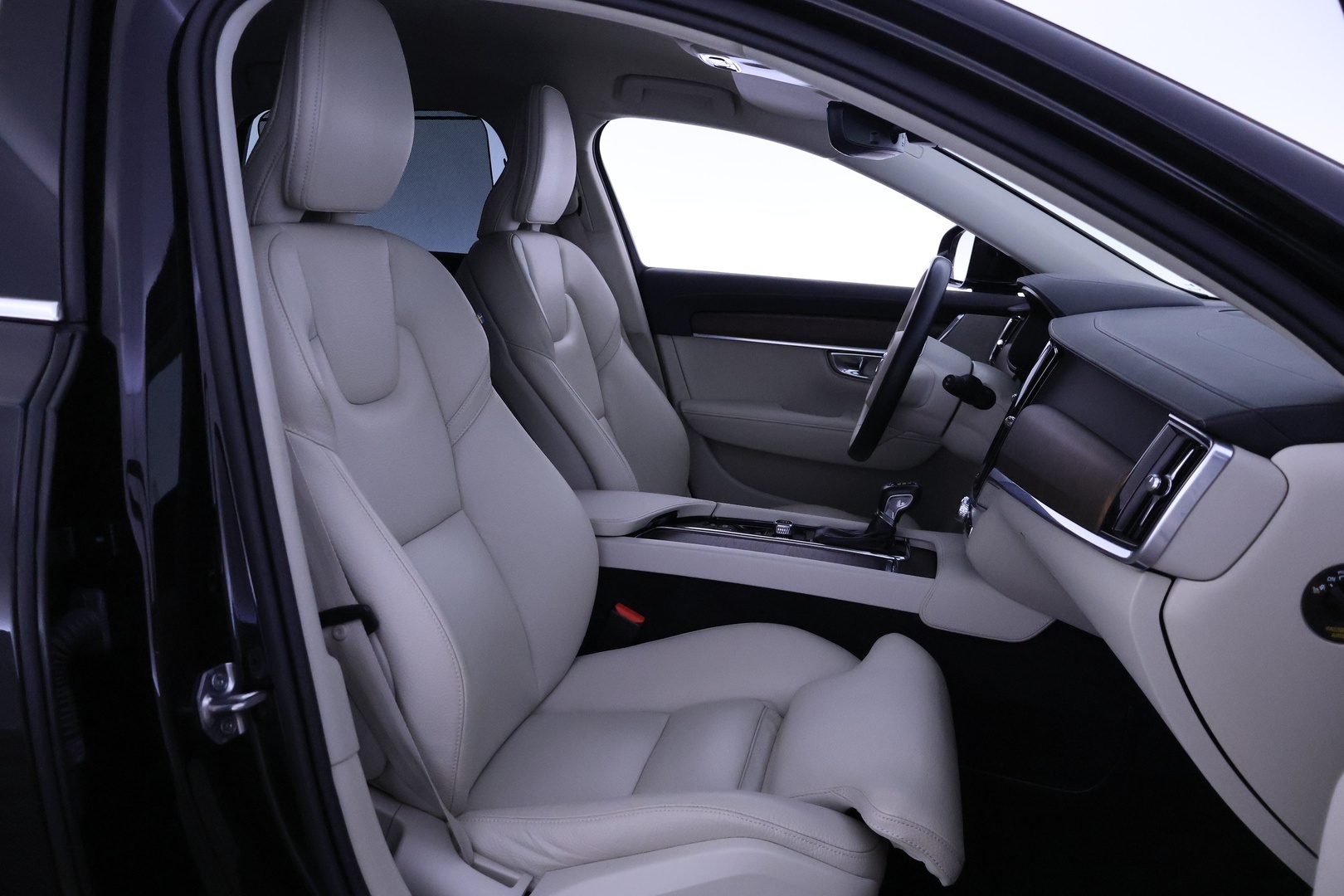 VOLVO V90 2021