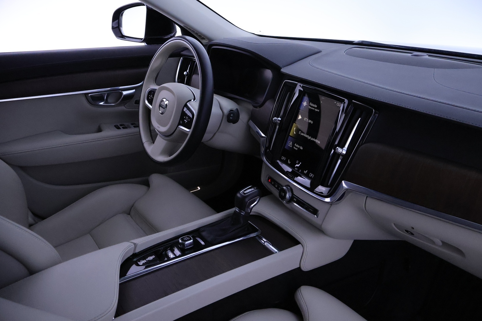 VOLVO V90 2021