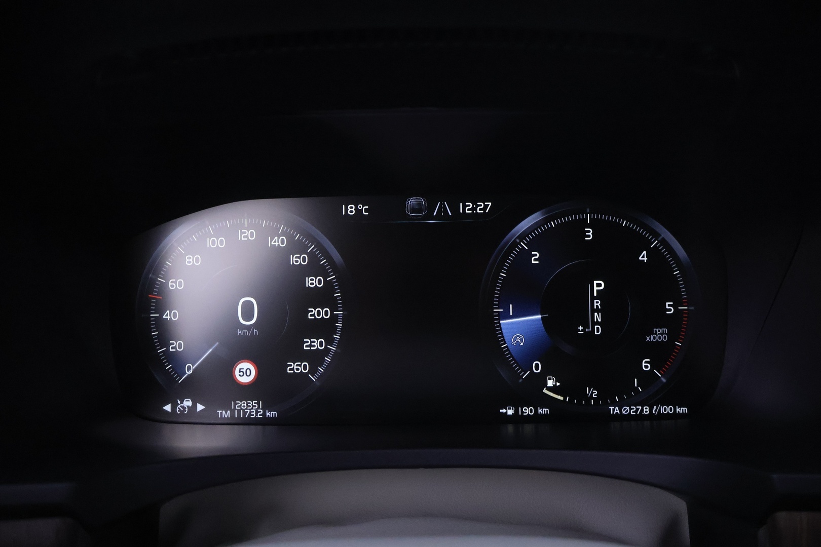 VOLVO V90 2021