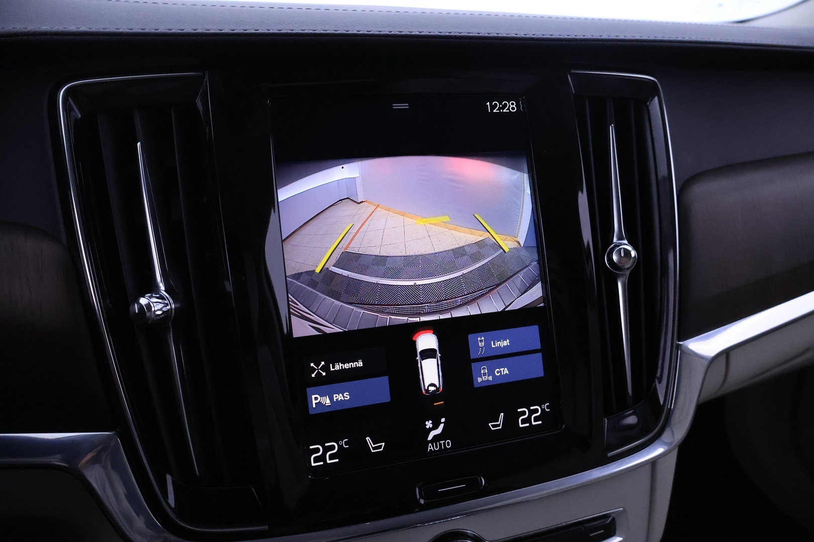 VOLVO V90 2021