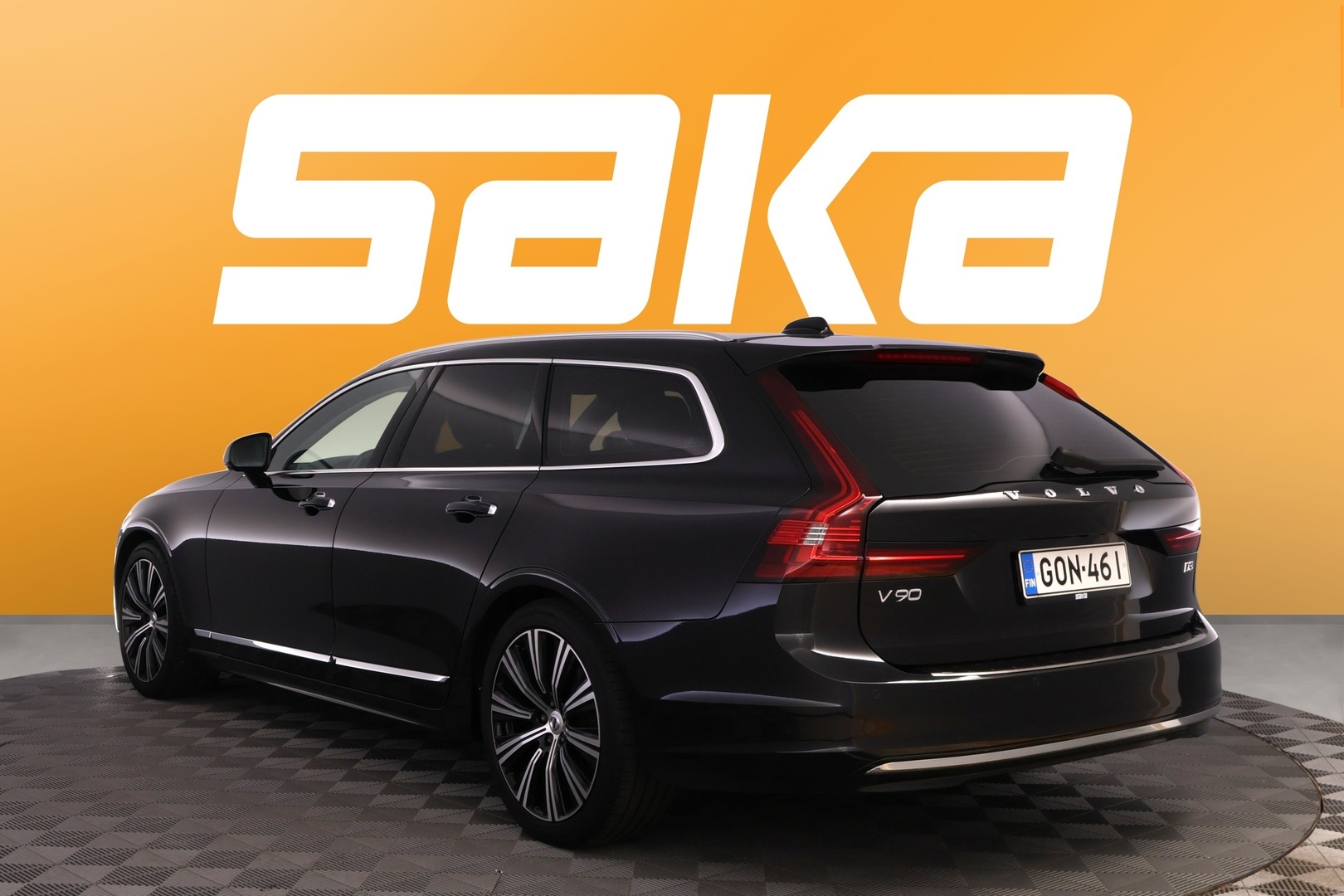 VOLVO V90 2021