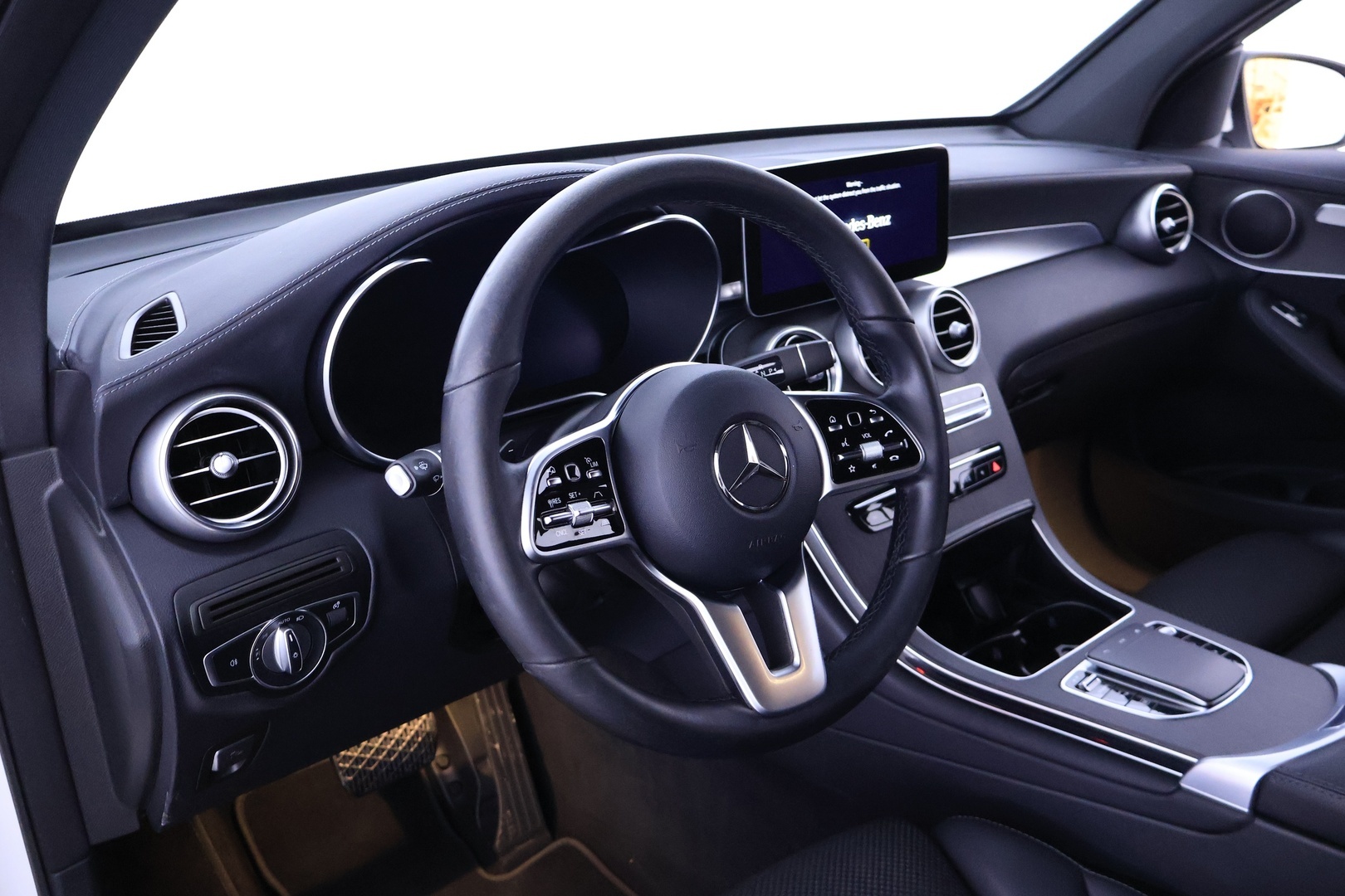 MERCEDES-BENZ GLC 2022