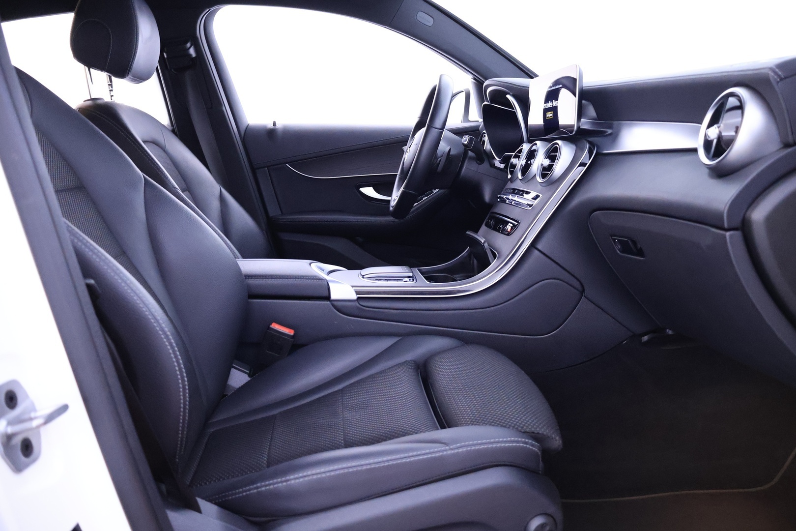 MERCEDES-BENZ GLC 2022