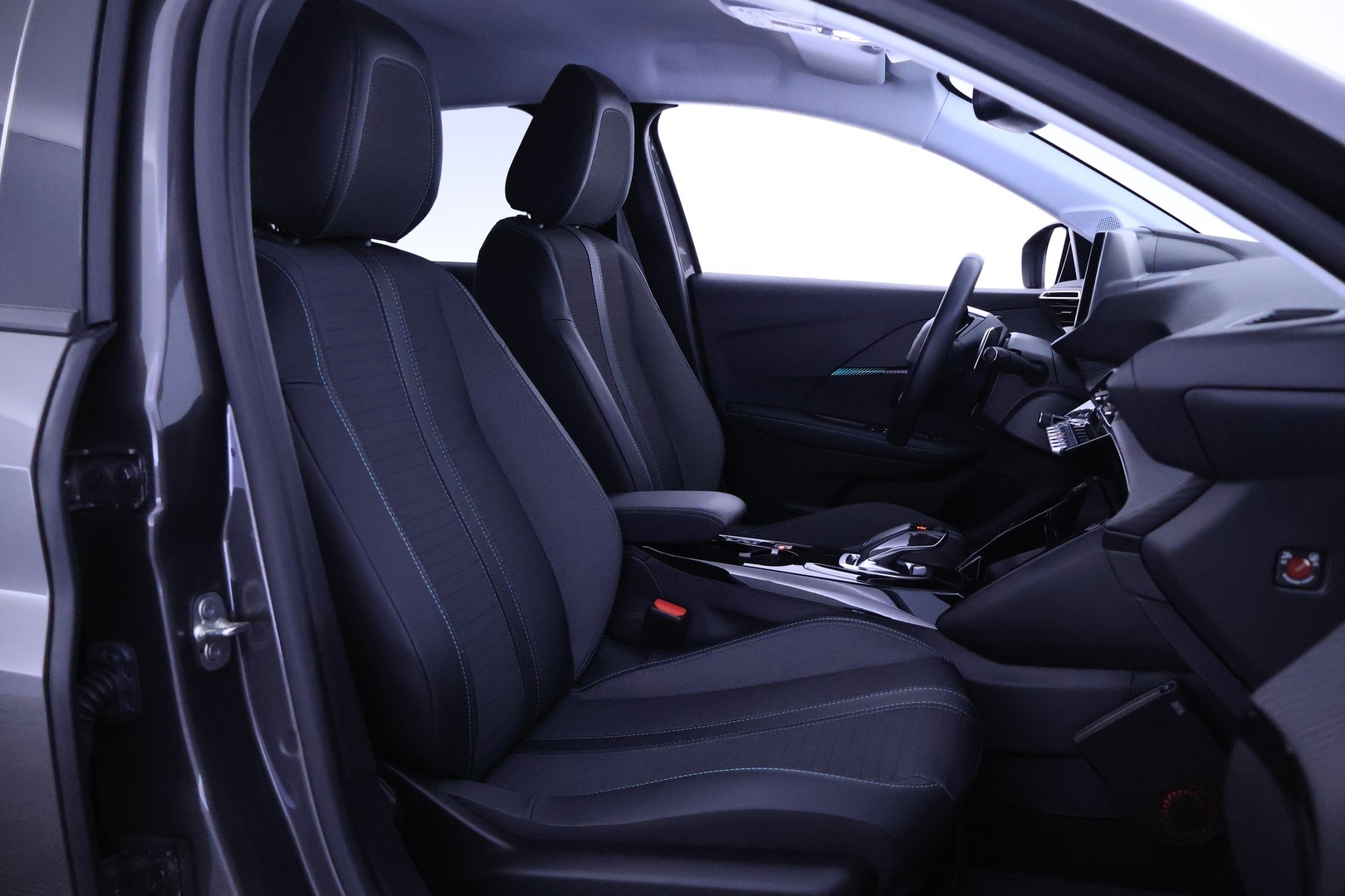 PEUGEOT 208 2021