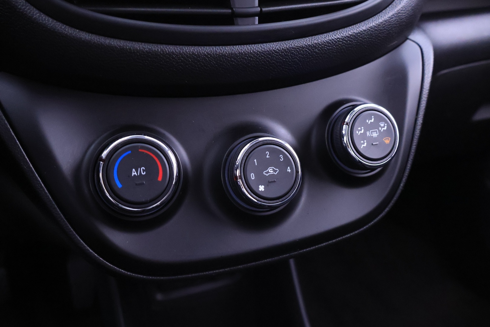 OPEL Karl 2016
