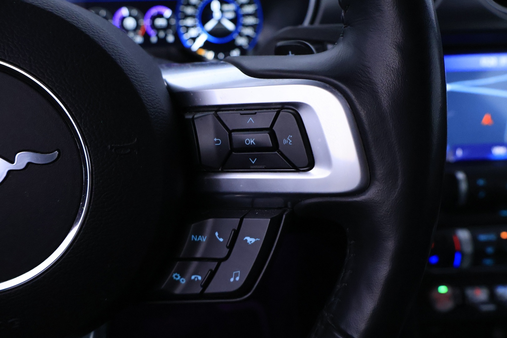 FORD Mustang 2021
