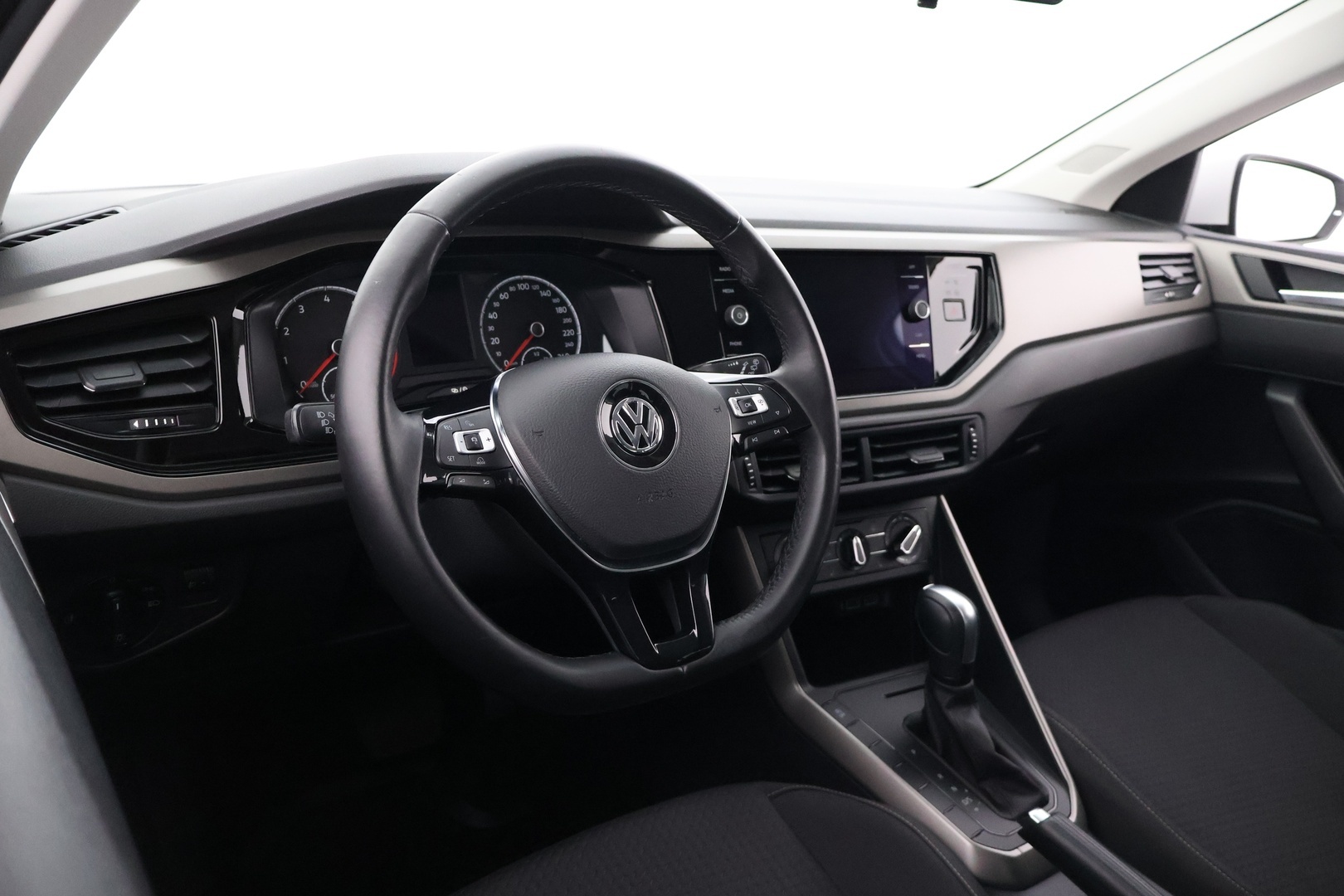 VOLKSWAGEN Polo 2020