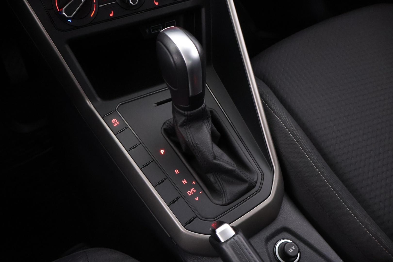 VOLKSWAGEN Polo 2020