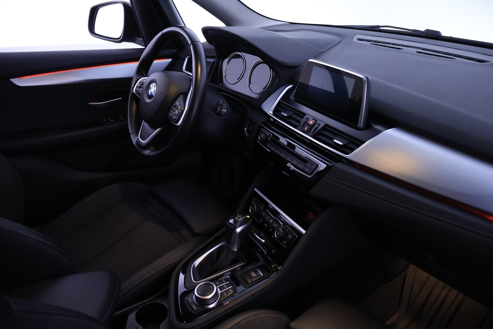 BMW 225 2019
