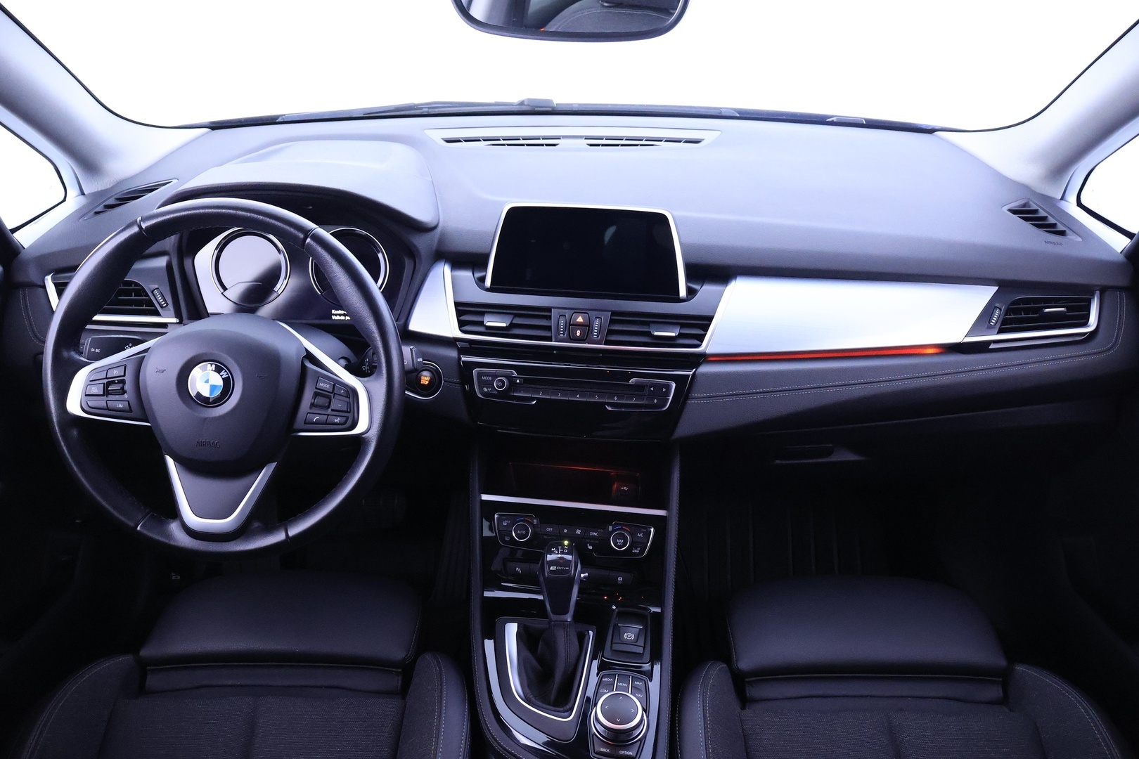 BMW 225 2019