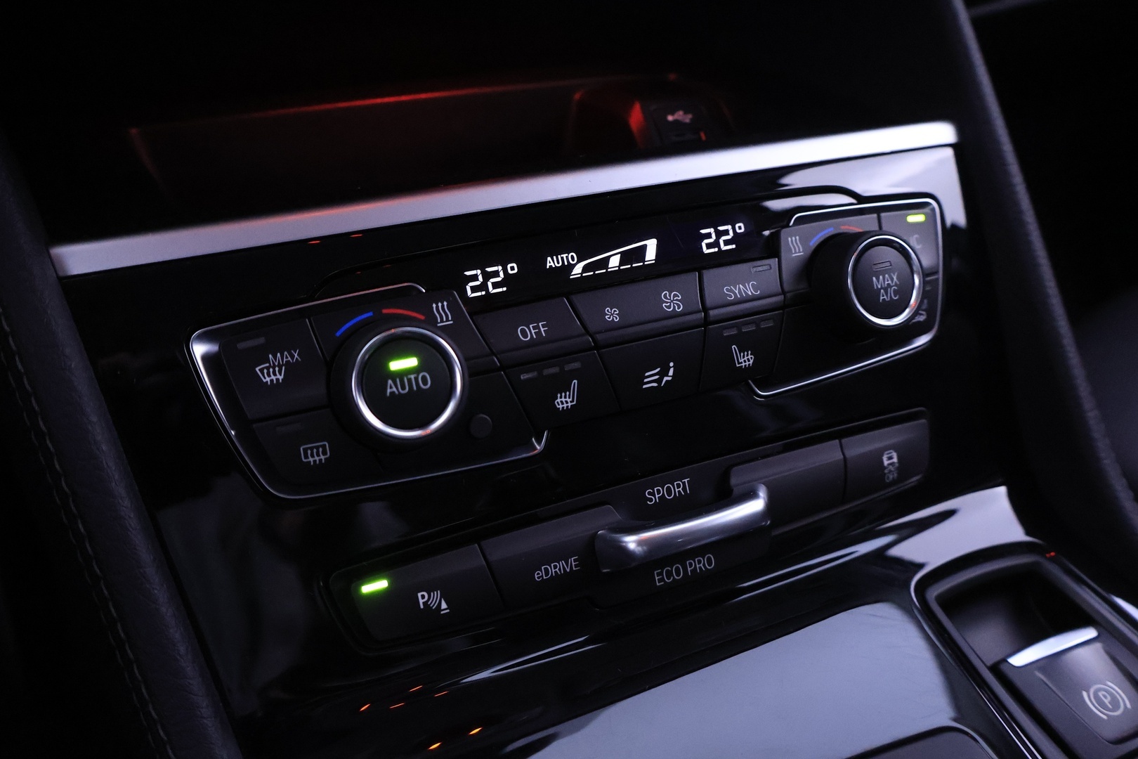BMW 225 2019