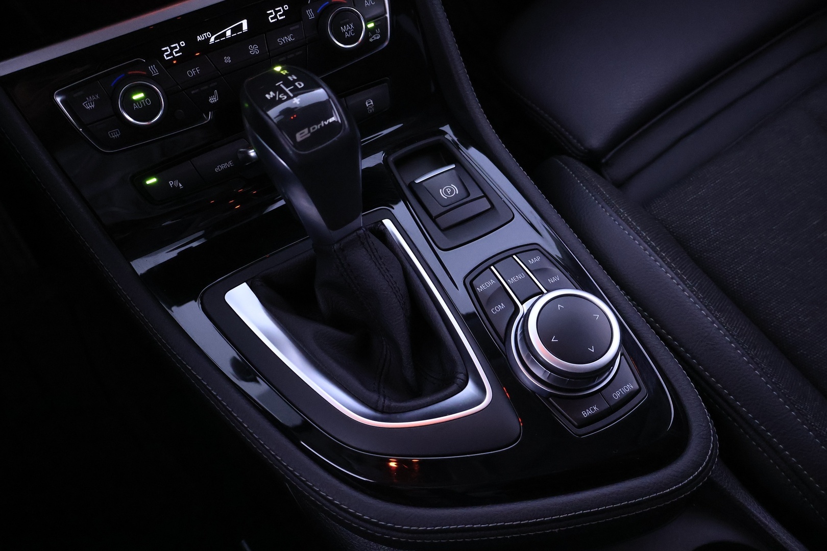 BMW 225 2019