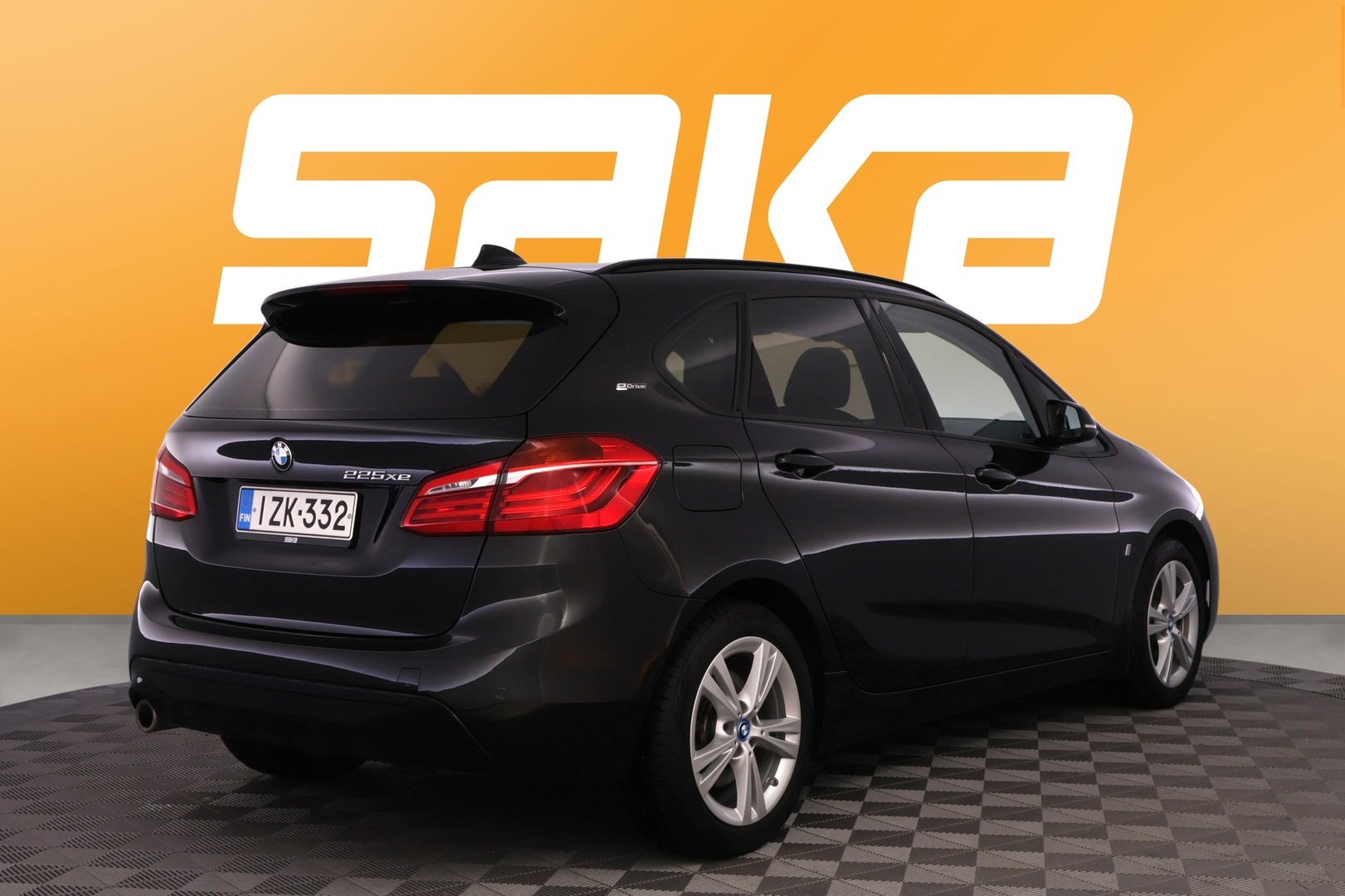 BMW 225 2019