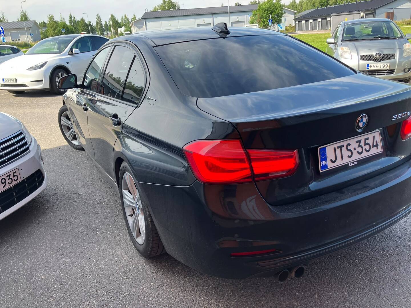 BMW 330 2018