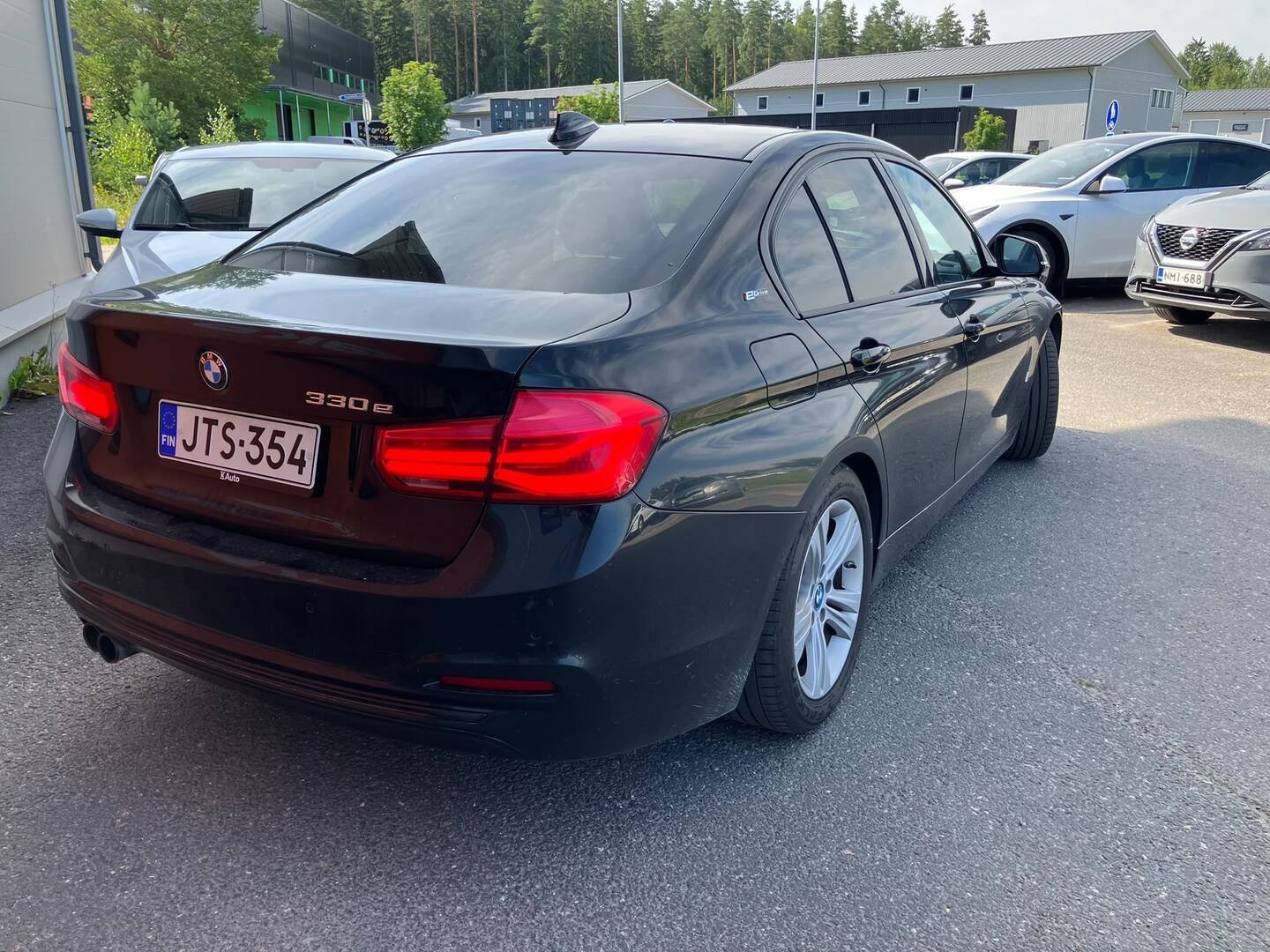 BMW 330 2018