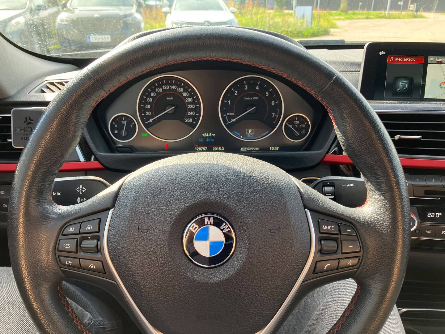 BMW 330 2018