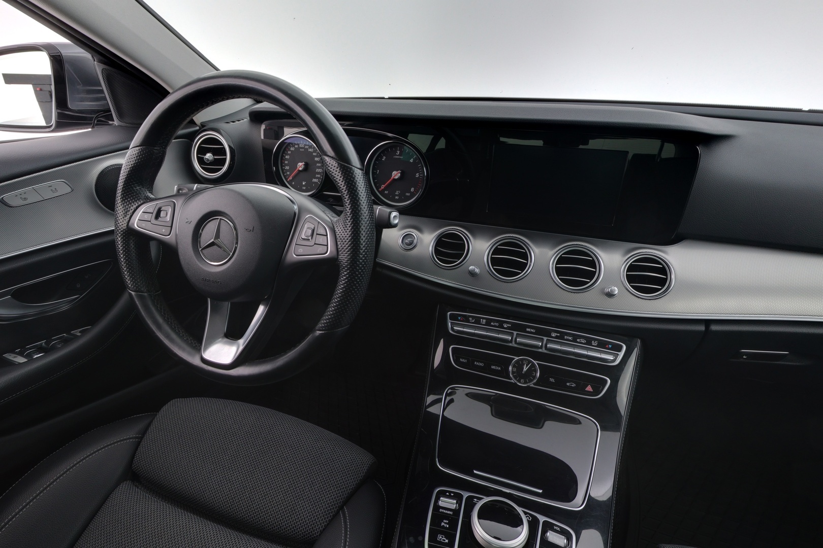 MERCEDES-BENZ E 2018