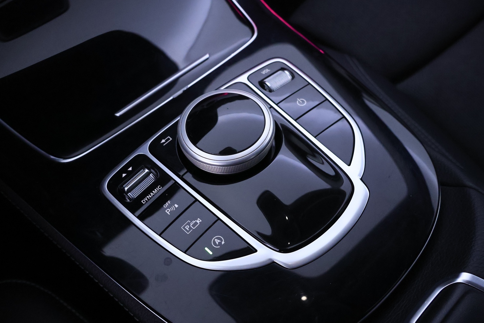 MERCEDES-BENZ E 2018