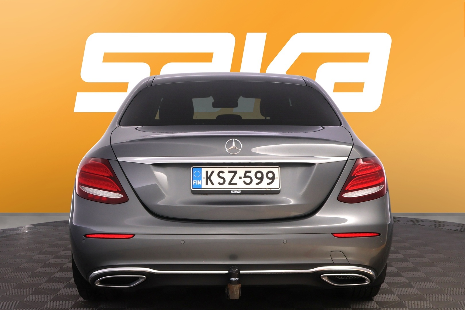 MERCEDES-BENZ E 2018