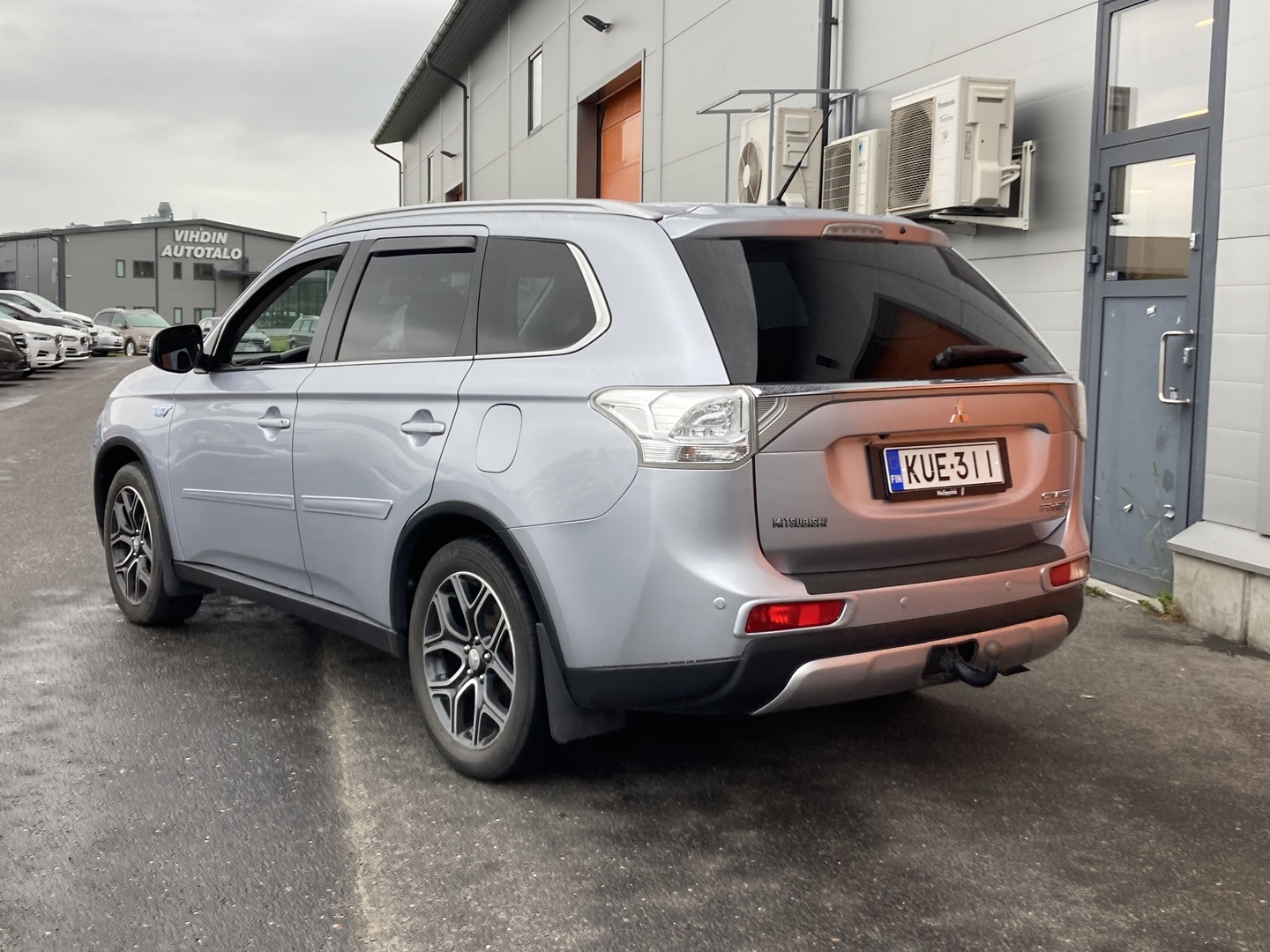 MITSUBISHI Outlander PHEV 2015